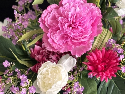 Les fleurs artificielles anti-UV existent-elles vraiment ?